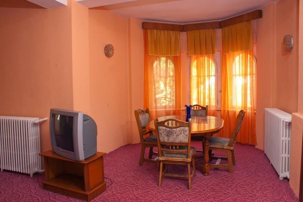 Hotel Cerna Baile Herculane Ruang foto